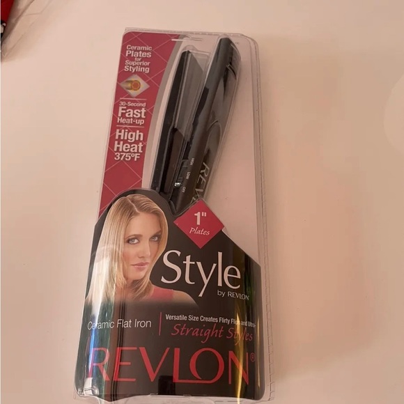 REVLON 1" FAST RESULTS Ceramic Flat Iron And Vera Bradley Flat Iron Cover - Picture 3 of 5